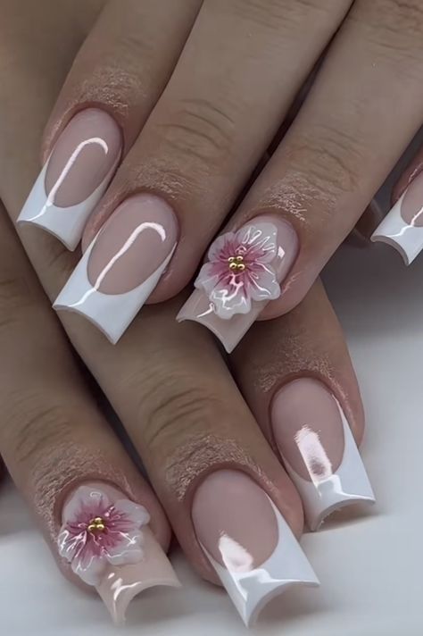 Nails With Lilies, Short French Tip Acrylic Nails With 3d Flowers, Nails Acrylic Latina, Short Nails With Flowers, Nail Inspo With 3d Flowers, Light Pink Flower Nails Acrylic, Nail Design Flower, Pink French Tip Nails With 3d Flower, White Nail Inspo Acrylic