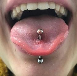 Tongue Piercing Jewelry, Belly Button Piercing Jewelry, Mod Jewelry, Face Piercings, Labret Piercing, Facial Piercings, Cute Piercings, Piercings Unique, Hair Twist Styles