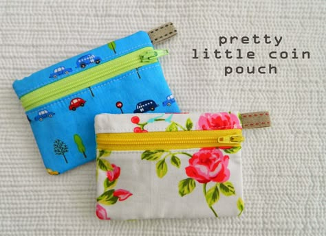 s.o.t.a.k handmade: pretty little coin pouch {a tutorial} Easy Zipper Pouch, Mini Coin Pouch, Diy Coin Purse, Pochette Portable, Coin Purse Tutorial, Zipper Pouch Tutorial, Bags To Sew, Pouch Tutorial, Bags To Make