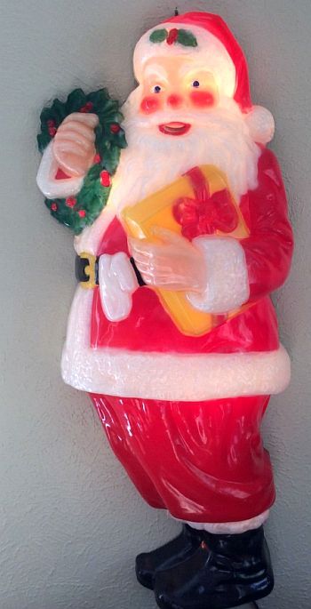 RARE VINTAGE NOMA HARD PLASTIC BLOW-MOLD LIGHTED CHRISTMAS SANTA. Atomic Christmas, Santa Elves, Christmas Kitsch, Halloween Blow Molds, Blow Molds, Retro Christmas Decorations, Vintage Christmas Santa, Christmas Santas, Christmas Collage