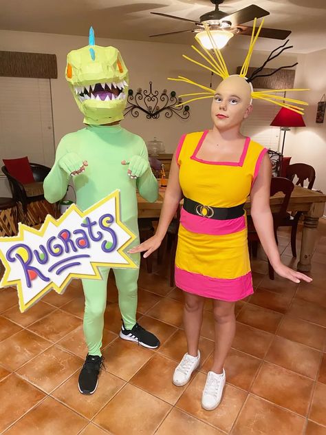 Hey Arnold Costume, Funny Couples Costumes, Rugrats Costume, Original Costume Ideas, Cosplay Halloween Costumes, Funny Couple Costumes, Unique Couple Halloween Costumes, Funny Couple Halloween Costumes, Matching Halloween Costumes