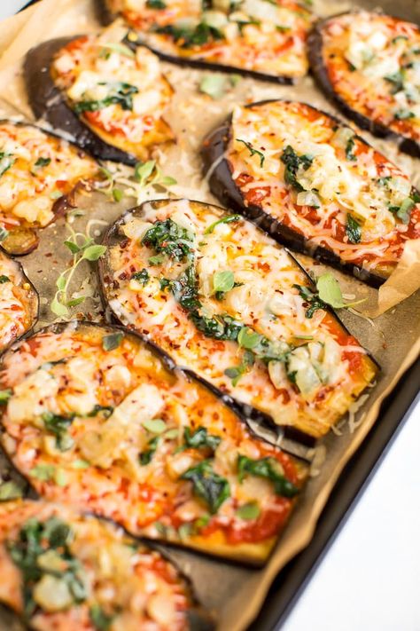 Eggplant Pizza, Eggplant Pizzas, Eggplant Parmesan, Eggplant Recipes, Veggie Dishes, Vegetarian Dishes, Veggie Recipes, Vegetable Recipes, Easy Dinner Recipes