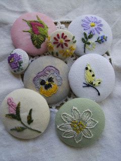 Yesteryear Embroideries: Embroidered Buttons Tiny Embroidery, Button Embroidery, Embroidered Buttons, Embroidery Patterns Vintage, Types Of Buttons, 자수 디자인, Button Art, Button Jewelry, Button Crafts