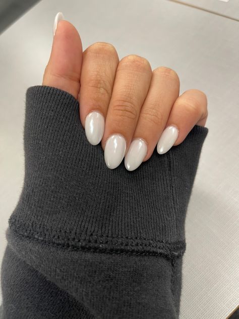 Almond White Pearl Nails, White Chrome Acrylic Nails Almond, Pearl White Oval Nails, White Chrome Almond Nails Short, Off White Round Nails, Oval French Tips Nails, White Nails With Pearl Chrome, Short Work Nails Acrylic Almond, Solid Nail Color Ideas Almond