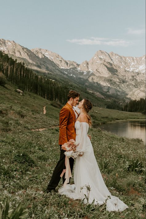 Rocky Mountain Elopement Colorado, Fall Mountain Elopement Dress, Romantic Elopement Dress, Fall Wedding Elopement Ideas, Destination Elopement Photography, Wedding Dress Mountain, Elopement Dress Mountain, Colorado Elopement Dress, Fall Mountain Wedding Dress