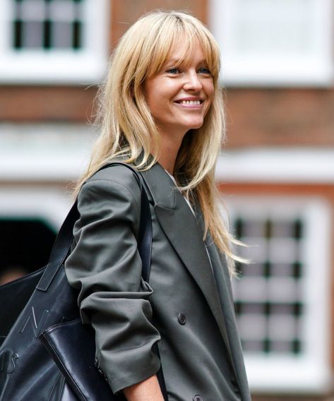 Why A Fringe Is The Ultimate Long Hair Accessory #refinery29 https://www.refinery29.com/en-gb/long-hair-with-fringe Blonde Bangs Long Hair, Long Hair Short Fringe, Blonde Hair Bangs Medium, Long Hair With Bangs Blonde, Fringe Thick Hair, Whispy Front Bangs With Layers, Short Fringe Long Hair, Short Bangs Long Hair, Cool Long Haircuts