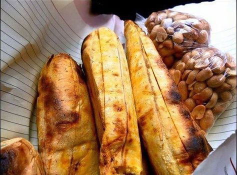 Ghanian Dessert  "Kofi Brokeman" Grilled Ripped Plantain and Groundnut Roasted Plantains, Nigerian Foods, Ghana Food, Ghanaian Food, West African Food, Nigerian Recipes, Africa Food, Peanut Recipes, African Recipes