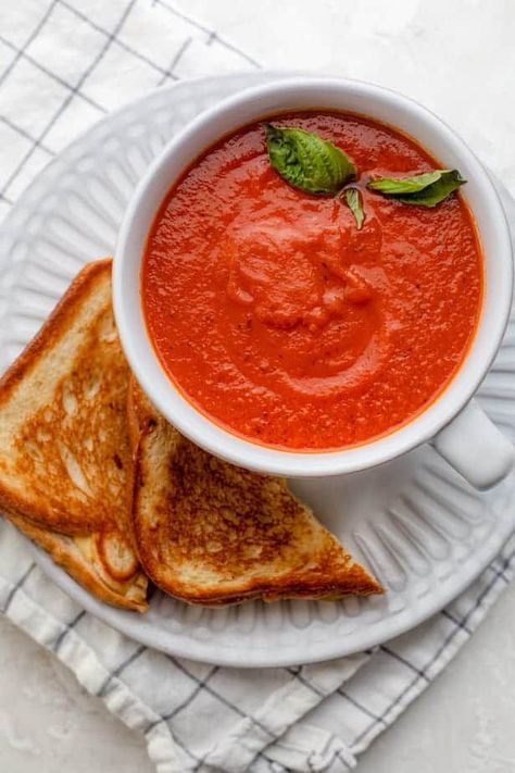 Quick, easy, delicious--starts with crushed tomatoes. Best Winter Soups, Easy Tomato Soup Recipe, Tomato Soup Easy, Winter Soup Recipe, Tomato Soup Recipe, Roasted Tomato Soup, 5 Ingredient Recipes, Tomato Soup Recipes, Winter Soups