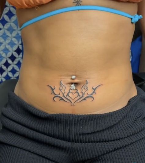 Below Belly Button Tattoo, Belly Button Tattoos, Belly Button Tattoo, Unique Wrist Tattoos, Wrist Tattoo Designs, Belly Tattoo, Henna Tattoo Designs Hand, Tattoos For Black Skin, Pretty Tattoos For Women