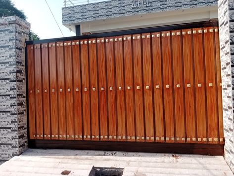 Colorful Apartment Living Room, Wooden Gate Designs, Modern Main Gate Designs, Folding Gate, Door Makeover Diy, Wooden Gate, Outdoor Gate, Gate Designs, Tiles Ideas