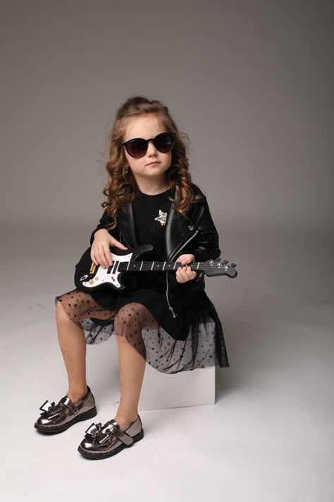 Toddler Rockstar Outfit, Rock Star Outfit, Vogue Kids, Mini Rock, Kids Inspo, Rocker Girl, Versace Kids, Kid Clothes, Rock Star