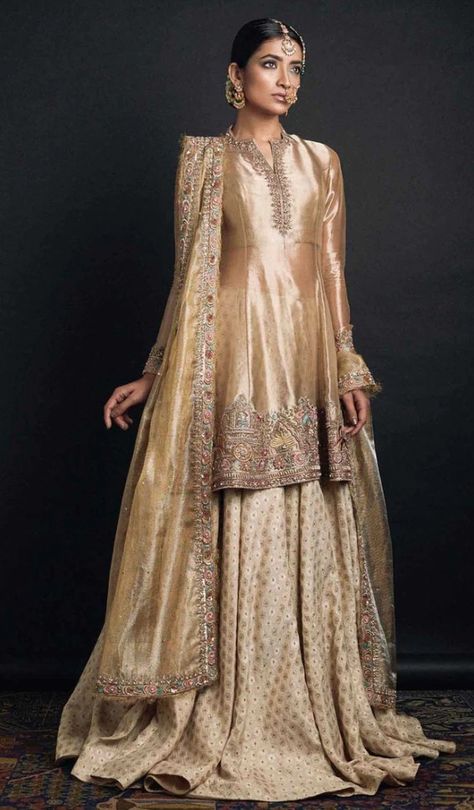 Golden Pakistani Suit, Haldi Dress Ideas, Pakistani Bridal Dresses Online, Fancy Dress Material, Shah Jahan, Fashion Girl Design, Zara Shahjahan, Trendy Outfits Indian, Pakistani Fashion Casual