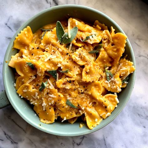 Pumpkin Sage Pasta, Sage Pasta, Beautiful Pasta, Pumpkin Pasta Recipe, Grilled Dinner Recipes, Pumpkin Pasta Sauce, Easy Dinner Options, Chicken Pumpkin, Pasta Noodle Recipe