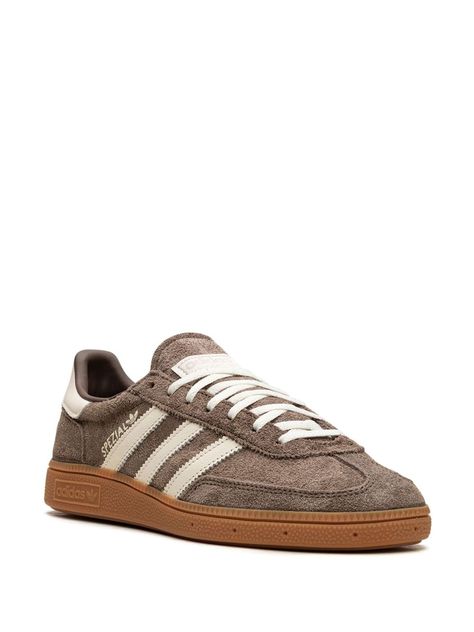 Adidas Handball Spezial "Earth Strata Gum" Sneakers - Farfetch Adidas Handball Spezial, Adidas Handball, Sneakers Brown, Handball Spezial, Winter Mode, Shoe Inspo, Brown Sneakers, Boot Pumps, Mode Inspo