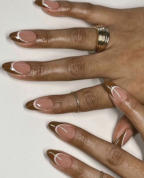 Brown Tip Round Nails, Round Acrylic Nails Fall, Brown Round Nails, Short Round Brown Nails, Round Brown Nails, Autumn Nails 2024 Brown, Brown French Tips, Round Acrylic Nails, Acrylic Nails Fall