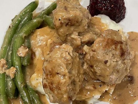 EPCOT’s Akershus Kjottkaker (Norwegian Meatballs) Recipe - Whisk Norwegian Meatballs, Pepper Gravy, Blanching Green Beans, How To Cook Meatballs, Mushroom Powder, Meatballs Recipe, Meatball Recipes, Copycat Recipes, Meatballs