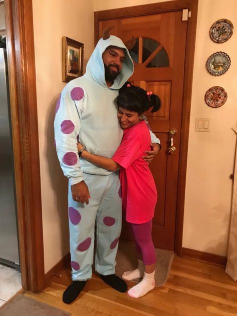 Sully Halloween Costume, Sully Halloween, Sully Costume, Cute Couples Costumes, Funny Couple Costumes, Funny Couple Halloween Costumes, Kostuum Halloween, Diy Couples Costumes, Best Couples Costumes