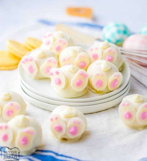 Easter Bunny Oreo Balls Bunny Oreos, Baked Chicken Strips, Italian Cream Soda, Banana Cream Cheesecake, Easy Easter Treats, Banana Cheesecake, Peanut Butter No Bake, Oreo Balls, Homemade Bread Recipes Easy