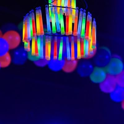 Glow in the Dark Party {18th birthday party themes} Dark Chandelier, Glow Stick Party, 18th Birthday Party Themes, Dj Event, Neon Birthday Party, Crazy Party, Alien Party, Neon Birthday, Dark Party