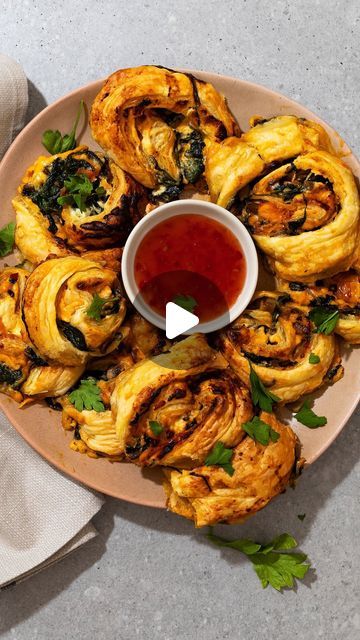 Woolworths TASTE Magazine on Instagram: "“These cheesy spinach rolls can be made in a flash and are perfect for a quick Iftar snack. They’re great for sharing and the flavours are unmatched!” – @fatimasaib
 
Search “cheesy spinach rolls” on taste.co.za or find the recipe at the link in bio. 
 
Videography: Kevashan Moodley
Photograph: @shavan" Spinach Rolls, Cheesy Spinach, Dinner Roll, Seafood Dinner, Iftar, Spinach, Seafood, Rolls, Flash