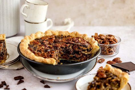 Best Chocolate Pecan Pie, Cracker Barrel Copycat Recipes, Chocolate Pecan Pie Recipe, Pie For Thanksgiving, Cracker Barrel Recipes, Pie Chocolate, Chocolate Pie Recipes, Cranberry Pistachio, Chocolate Pecan Pie