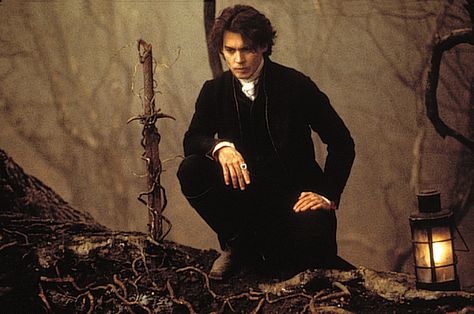 Johnny Depp 'Sleepy Hollow' promo photo Sleepy Hollow Johnny Depp, Sleepy Hollow 1999, Ichabod Crane, John Depp, Johnny Depp Characters, The Legend Of Sleepy Hollow, Legend Of Sleepy Hollow, Young Johnny Depp, Johnny Depp Movies