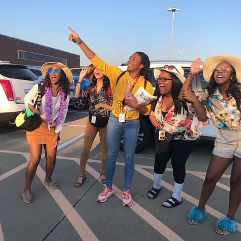 Tacky Tourist Outfit Spirit Weeks, Tourist Outfit Ideas, Tacky Tourist Outfit, Tacky Tourist Day, Tacky Tourist, Birkenstock With Socks, Tourist Outfit, Dress Up Ideas, Dress Up Day