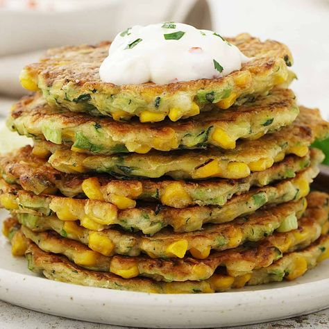 Courgette and Sweetcorn Fritters Zucchini And Corn Fritters, Sweetcorn Fritters Recipe, Zucchini Zoodles, Zucchini Corn Fritters, Courgette Fritter, Zucchini Fritters Recipe, Corn Fritter Recipes, Zucchini Corn, Corn Fritters