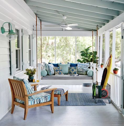 10 Screened In Porch Ideas — Tag & Tibby Design Long Front Porch, Porch Design Ideas, Beach House Interior, Home Porch, House With Porch, Porch Design, Patio Spaces, Beach House Decor, Porch Swing