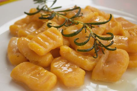 Butternut Squash Gnocchi, Butternut Squash Tacos, Squash Gnocchi, Gnocchi Vegan, Butternut Squash Sauce, Butternut Squash Ravioli, Gluten Free Sides, Butternut Squash Recipes, Gnocchi Recipes