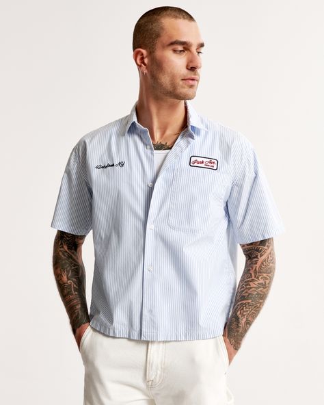 Men's Short-Sleeve Cropped Workwear Graphic Button-Up Shirt | Men's Tops | Abercrombie.com Abercrombie Men, Inspo Pics, Button Up Shirt Mens, American Clothing, Men's Tops, Cropped Tee, Crop Tee, Shirt Men, American Apparel