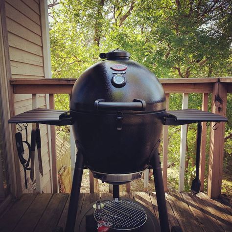 If you know me, you know I’m a fan of the smoked meats. Living in Austin, Texas, it’s kind of a requirement. Aside from eating a (frankly)… Akorn Kamado Grill Recipes, Akorn Grill, Living In Austin Texas, Smoked Recipes, Anyone Can Cook, Cedar Table, Barbecue Food, Grill Ideas, Egg Styles