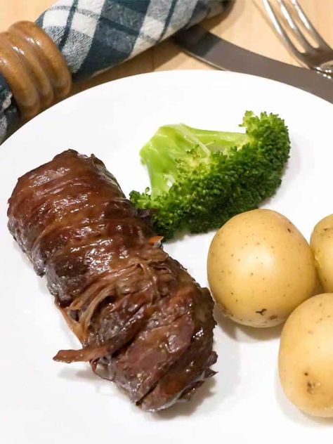 Beef wrapped around a savory stuffing, and cooked in a brown sauce. Beef Olives Recipe, Black Olives Recipes, Beef Olives, Broccoli And Potatoes, Beef Wraps, Beef Roll, British Dishes, Olive Recipes, Scottish Recipes