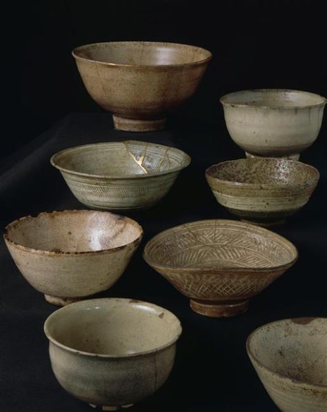 Wabi Sabi Ceramics Pottery, Japanese Ceramics Pottery, Wabi Sabi Inspiration, Korean Celadon, Korean Ceramics, Wabi Sabi Ceramics, Pottery Jugs, Wabi Sabi Art, Ceramic Ideas