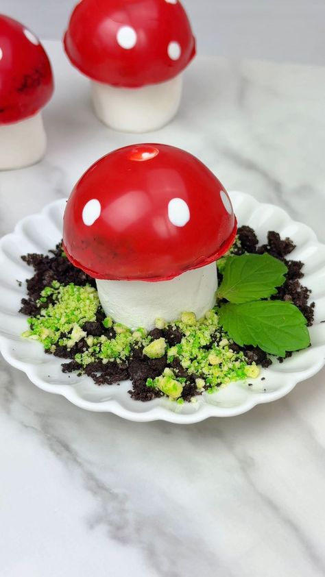 Maria Gomez | Toadstool brownie berries 🍄❤️ I baked a brownie in a happy sphere mold and then molded it with @stoverandcompany sweet shoppe cardinal red … | Instagram Mushroom Brownies, Fae Brownie, Toadstool Brownie Berries, Cobweb Brownies, Maria Gomez, Valentine’s Day Strawberry Brownies, Mushroom Cupcakes, Strawberry Brownies, Chocolate Covered Strawberry