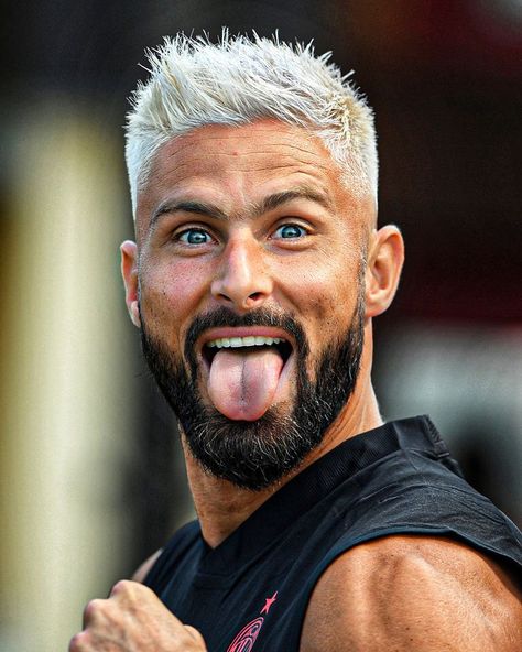 Men Platinum Hair, Giroud Milan, Mens Grey Hairstyles, White Guy Haircuts, Platinum Blonde Hair Men, Oliver Giroud, Bleached Hair Men, Haircuts 2014, Men's Cuts