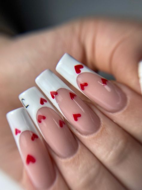 Nails With An O Initial, White Nails With The Letter J On Them, Nail Ideas With J Initial, Lettering On Nails, Nails With A J, Nails With The Letter J On Them, Nails Initials Design, Nails With Initials Acrylic, Black Acrylic Nails