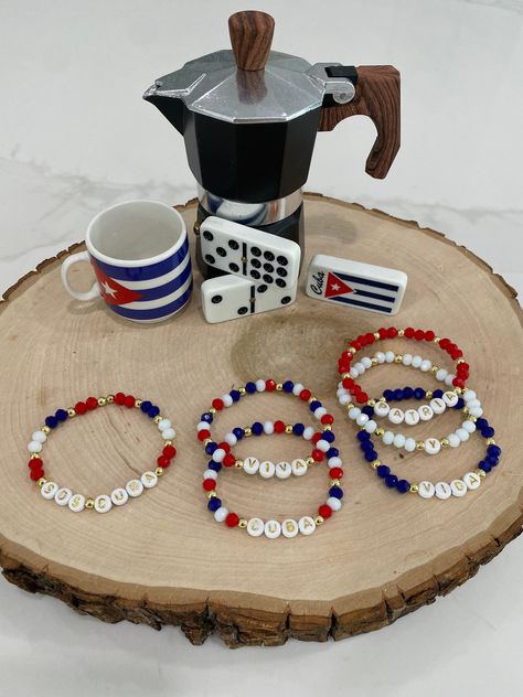 Beaded Bracelets Gold, Patriotic Bracelet, Sisters Jewelry, Bracelets Beaded, Wood Bead Bracelet, Sister Jewelry, Diy Bracelet Designs, Bracelets Gold, Beads Bracelet Design