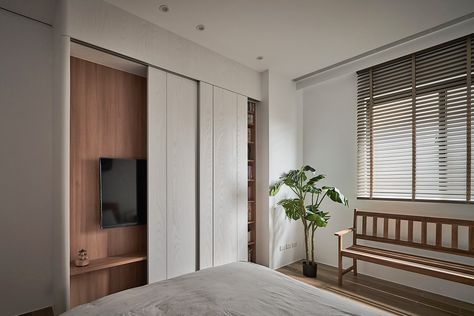 Japandi Sliding Wardrobe, Japandi Interior, Sliding Wardrobe, Interior Inspo, Sliding Door, Minimal Design, Sliding Doors, Room Design, Room Divider