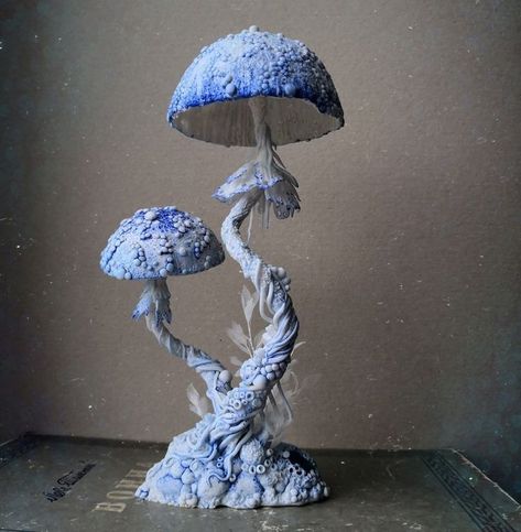 Mushroom Crafts, Tanah Liat, Polymer Clay Sculptures, Mushroom Decor, Diy Crafts To Do, Clay Art Projects, Mushroom Art, Fairy Houses, Sculpture Clay