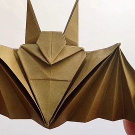 "Origami library" on YouTube on Instagram: "Origami BAT 🦇🦇 Watch tutorial on my YouTube channel "Origami library"🎃 . . . #papertutorial #halloween #haloween #halloweenmakeup #halloweendecor #paperbat #bats #bat #origamibat #origamilibrary #origamihalloween" Bat Origami, Origami Wrapping, Origami Bat, Halloween Origami, Paper Bat, Visual Thinking, Folded Paper, October 15, My Youtube Channel