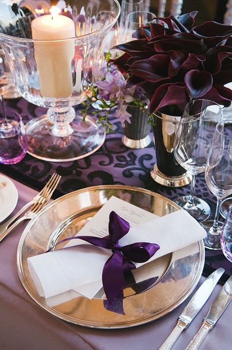 A silk purple bow and gold charger plate make for one royal color combination.: Wedding Table Planner, Purple Color Combinations, Colin Cowie Wedding, Gold Charger Plate, Wedding Fotos, Engagement Celebration, Royal Colors, San Michele, Purple Bows