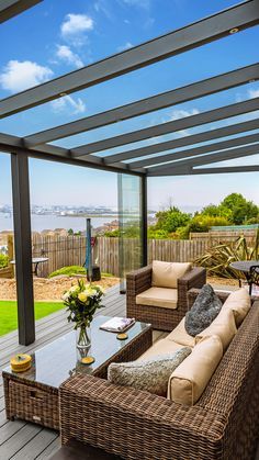 Glass Room Ideas Sunrooms, Outdoor Glass Room Ideas, Glass Pergola Ideas, Pagola Ideas Design, Outdoor Pagola, Glass Room Ideas, Outdoor Glass Room, Pagola Ideas, Glass Garden Room