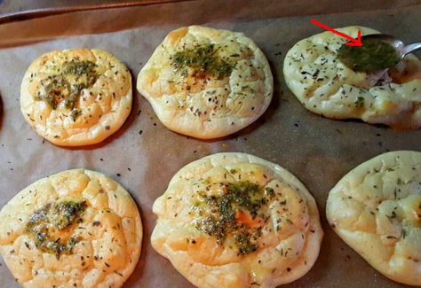 The Cloud Bread Returns – Best Low-Carb Bread with Garlic and Cheese! Garlic Bread Videos, No Carb Cloud Bread, Bread Videos, Best Low Carb Bread, Garlic Cheese Bread, Cheesy Garlic Bread, Cloud Bread, Nut Recipes, Health Nut