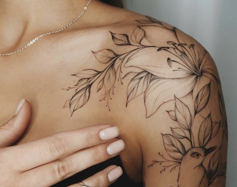 Giant Tattoo, Feminine Shoulder Tattoos, Shoulder Cap Tattoo, Shoulder Sleeve Tattoos, Floral Tattoo Shoulder, Small Girly Tattoos, Hip Tattoos Women, Flower Tattoo Shoulder, Shoulder Tattoos For Women