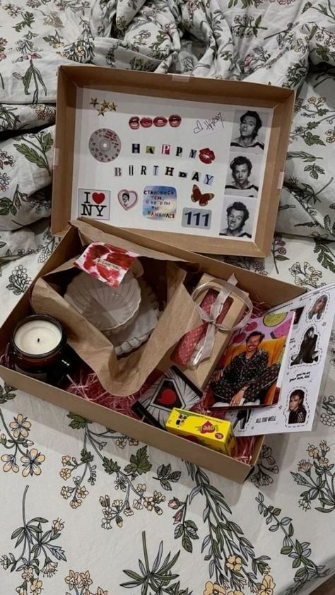 30+ Genius Birthday Gift Box Ideas for Besties | HubPages Birthday Gift Box Ideas, Taylor Swift Happy, Ideas For Besties, Themed Movie Night, Harry Styles Taylor Swift, Aesthetic Harry Styles, Gift Box Ideas, Gourmet Snacks, Diy Birthday Gifts For Friends