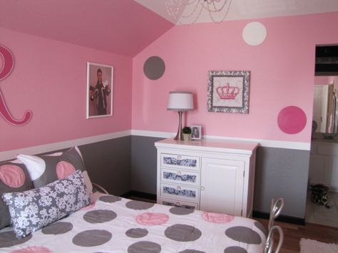 Each of the girls rooms minus the circles Girls Bedroom Grey, Girls Room Design, Pink Bedroom For Girls, Grey Bedroom Decor, Cool Kids Bedrooms, Grey Bedroom, Trendy Bedroom, Gray Bedroom