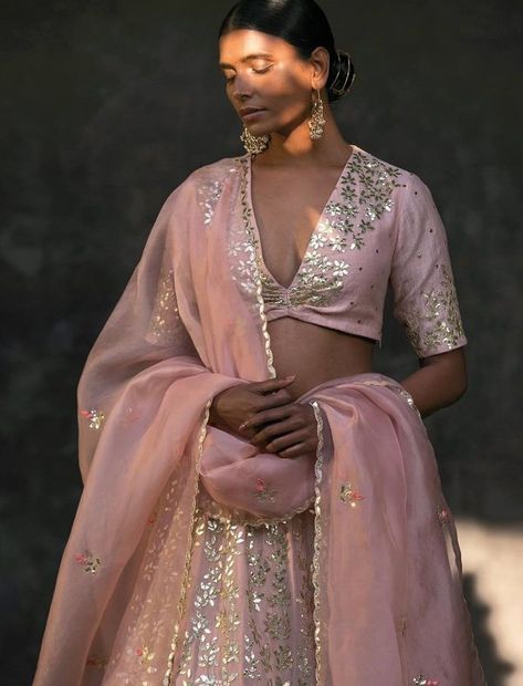 Modern Lehenga Designs, Gotta Patti Lehenga, Blush Pink Lehenga, Gota Patti Lehenga, Modern Lehenga, Blouse Styling, Lehenga Ideas, Embroidered Blouses, Gota Patti Work