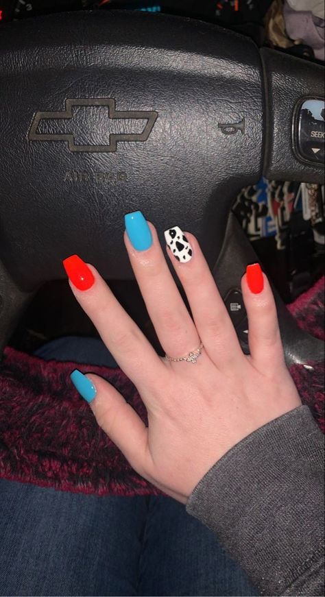 Punchy Western Nails Short, Square Acrylic Nails Western, Western Mail Ideas, Green Western Nails, Western Nail Ideas Simple, Acrylic Nails Western, Red Western Nails, Turquoise Nails Western, Turquoise Western Nails