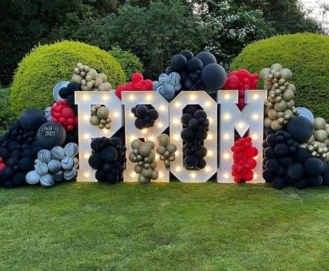 Prom Party Ideas, Prom Balloons, Prom Party Decorations, Prom Planning, Prom Backdrops, Post Prom, Diy Prom, Prom Themes, Housewarming Decorations